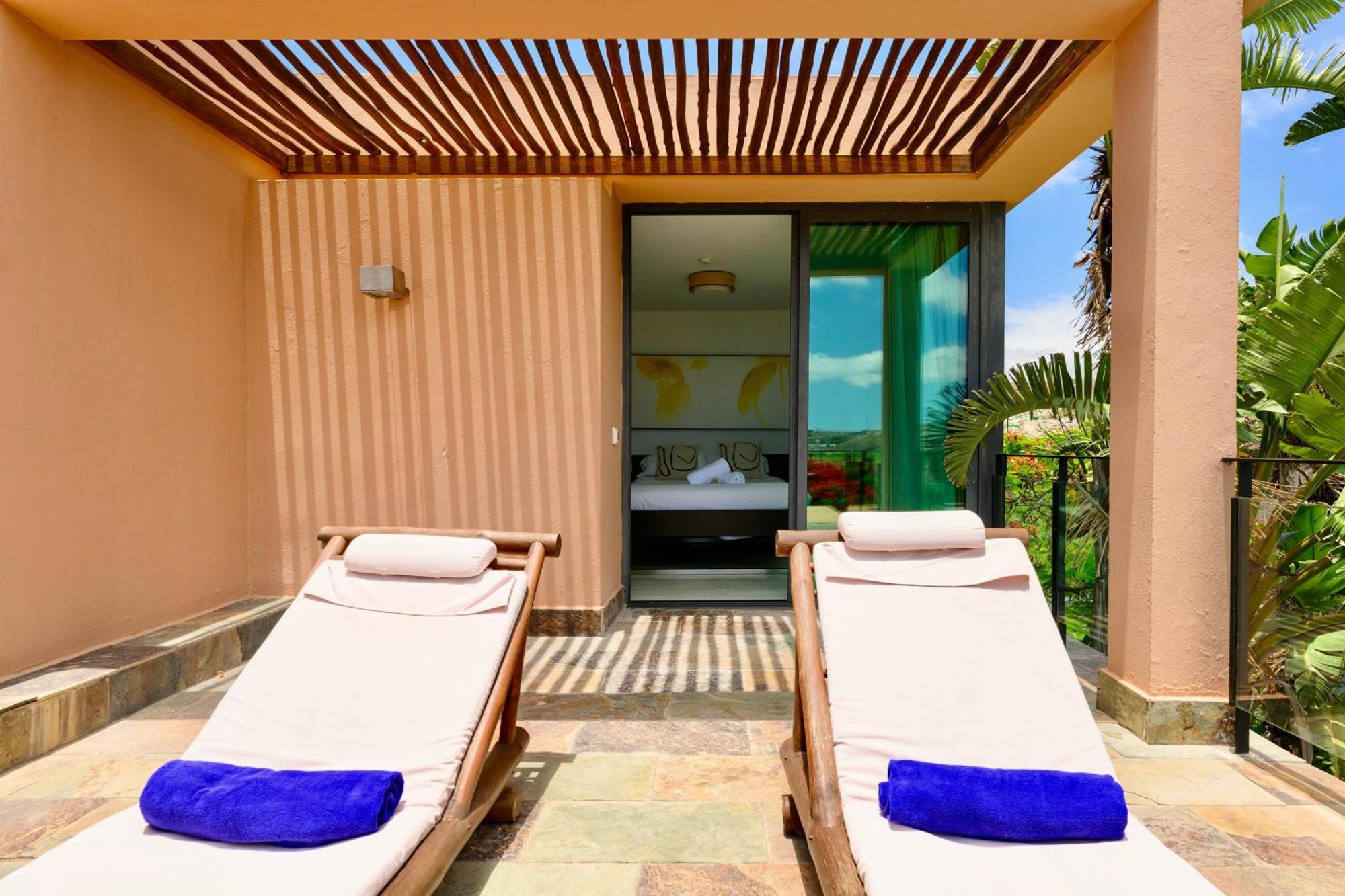 Villa With Private Pool In Luxury Golf Resort Салобре Экстерьер фото